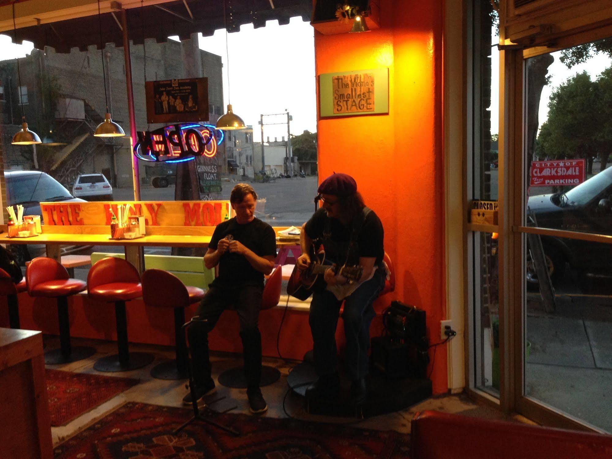 The Holy Moly Blues Central Clarksdale Dış mekan fotoğraf